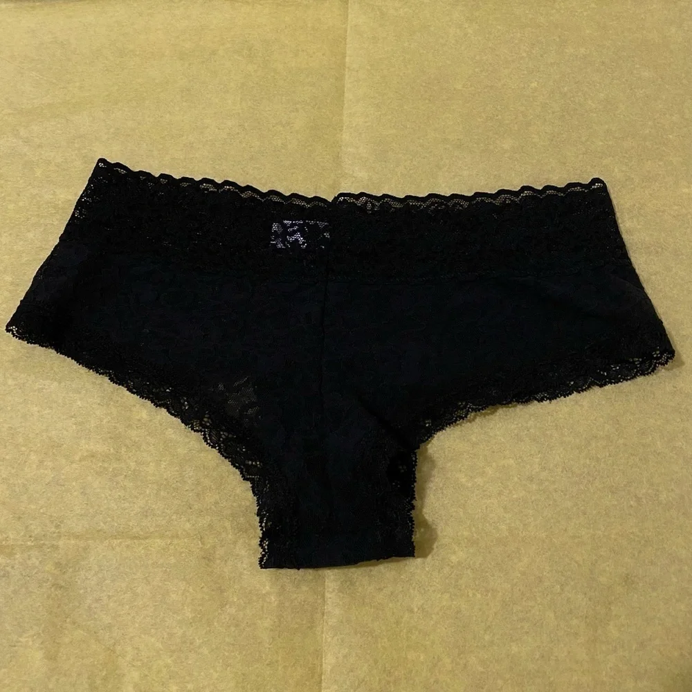 Victoria’s Secret lace hiphugger